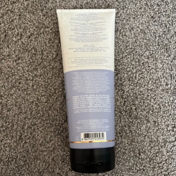 Bath and Body Works Body Scrub and Body Wash Bundle + Mini Candle - Picture 8 of 9